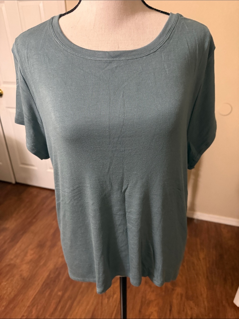 Athleta Short Sleeve Scoop Neck Tee in Slate Blue-Green